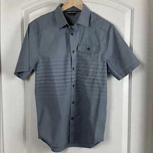 Under Armour Men’s Small Short Sleeve Button Down